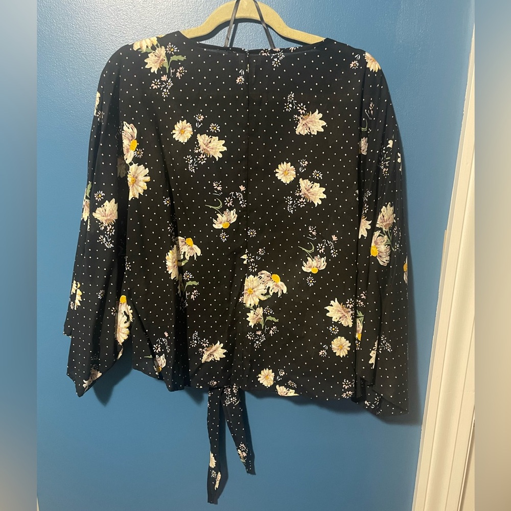 LC Lauren Conrad Black Floral Cover-Up Wrap - Picture 2 of 7